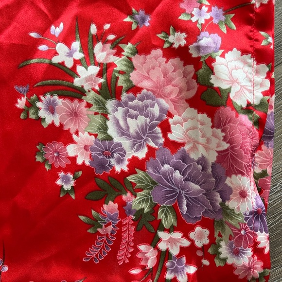 100% Silk Robe - Picture 2 of 2